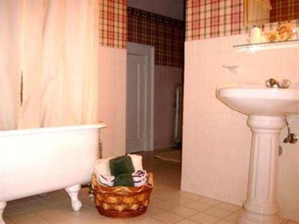Brookview Manor Inn Main image 2